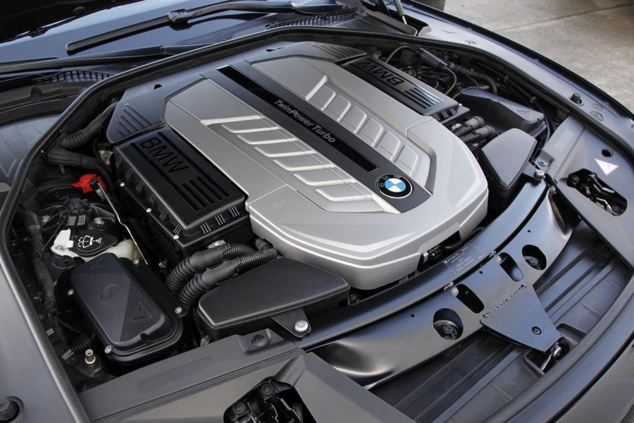 BMW 760i 2008 года  (фото 8 из 11)